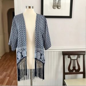 NWT Premise blue & white floral kimono w/fringe